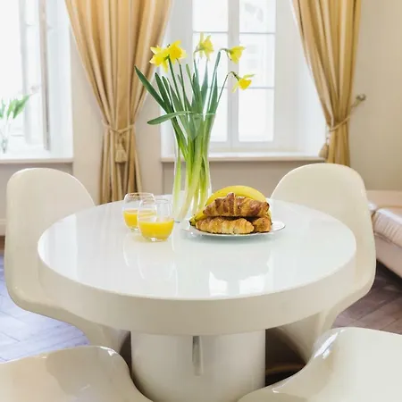 Gates Of Dawn Classical Loft - Heart Of Old Town شقة